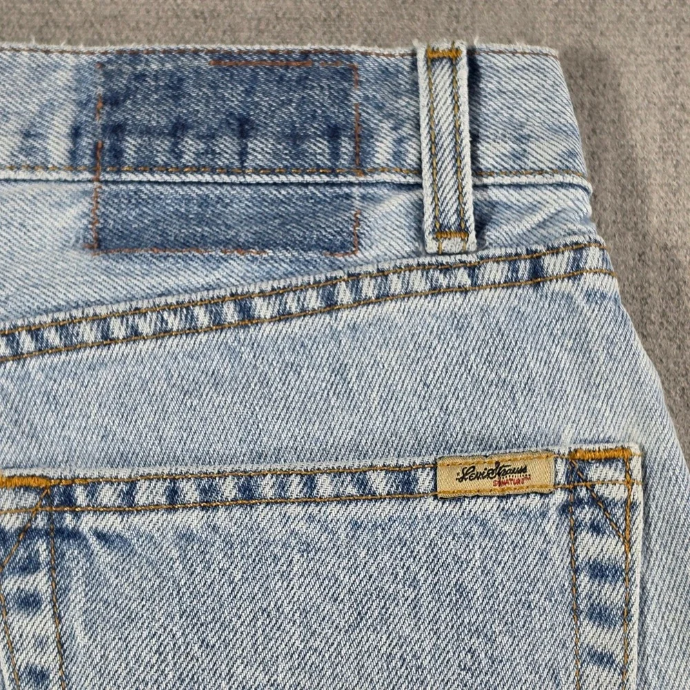 Levi Strauss Signature Jeans Mens 36x32 Light Wash Relaxed Fit Denim 03937600707